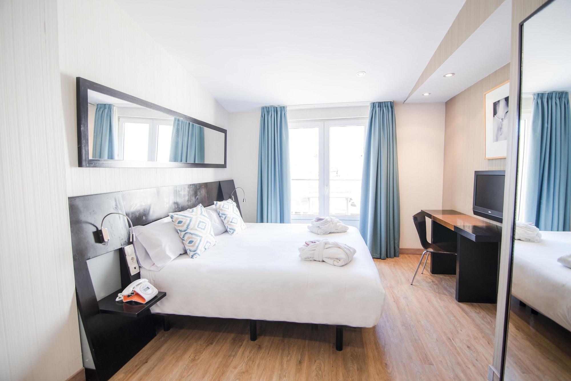 เปอตี พาเลซ พลาซา เด ลา เรย์นา Hotel บาเลนเซีย ภายนอก รูปภาพ