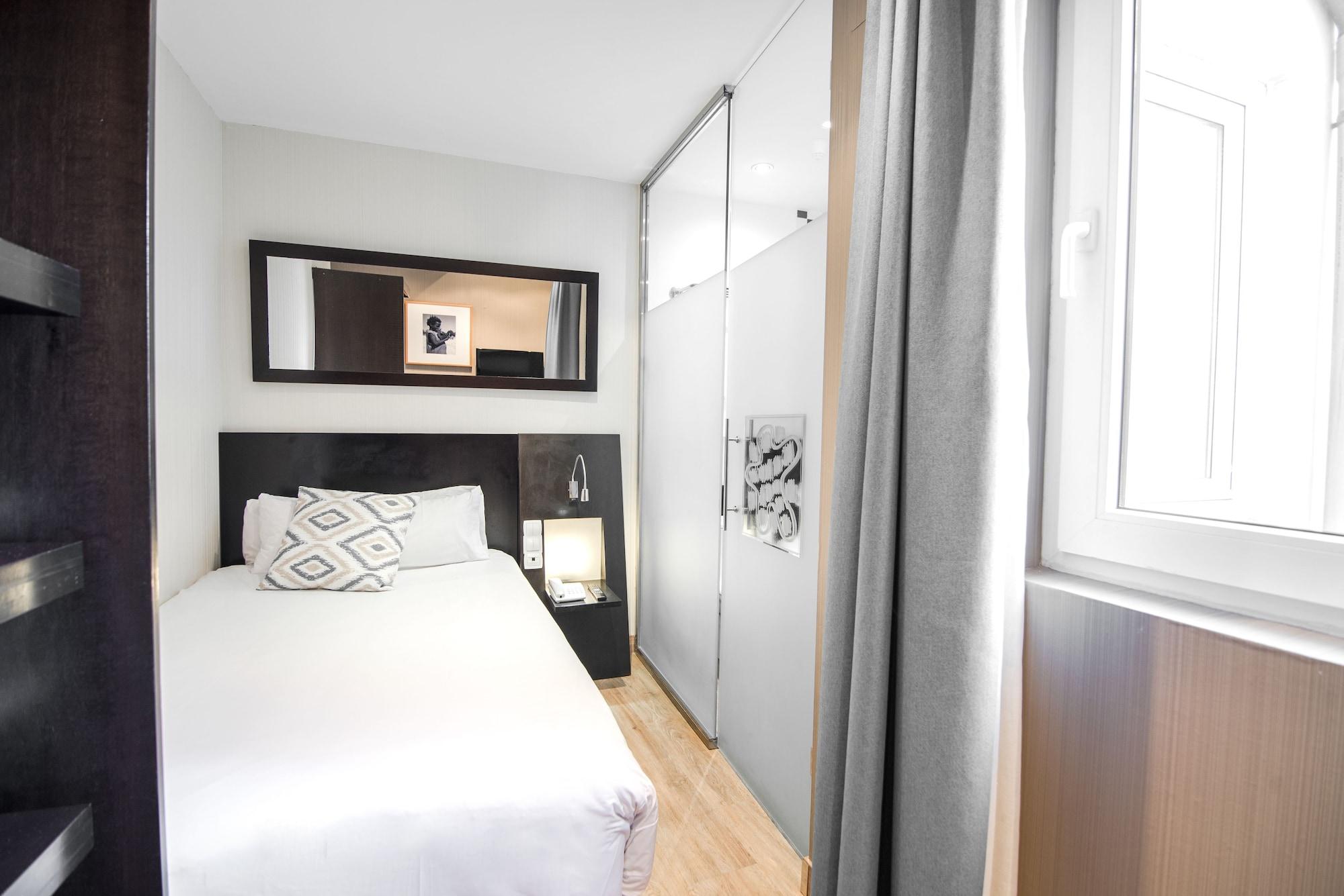 เปอตี พาเลซ พลาซา เด ลา เรย์นา Hotel บาเลนเซีย ภายนอก รูปภาพ