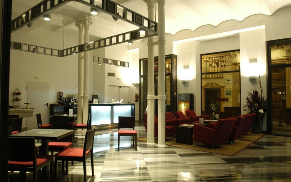 เปอตี พาเลซ พลาซา เด ลา เรย์นา Hotel บาเลนเซีย ภายนอก รูปภาพ