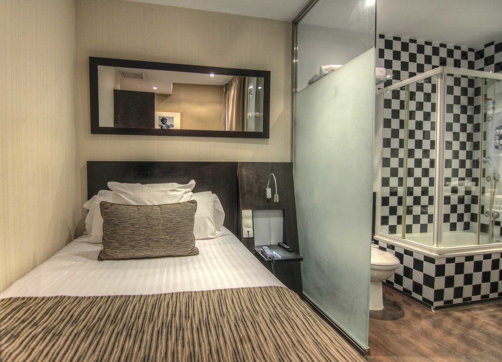 เปอตี พาเลซ พลาซา เด ลา เรย์นา Hotel บาเลนเซีย ภายนอก รูปภาพ