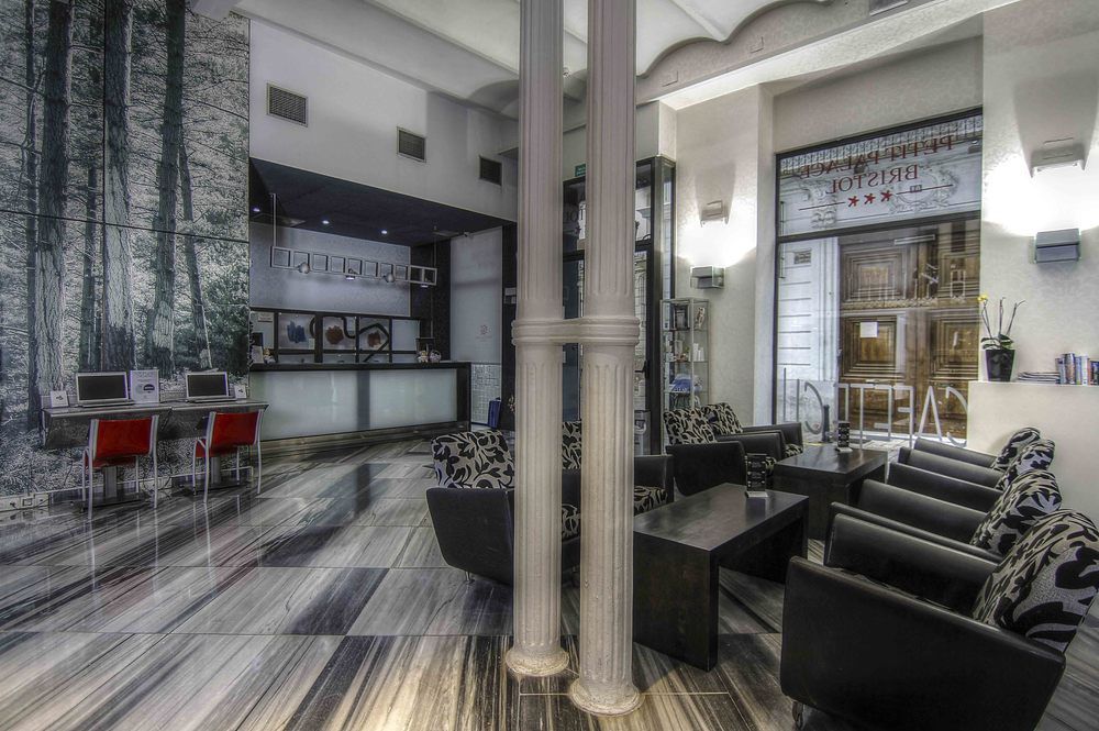 เปอตี พาเลซ พลาซา เด ลา เรย์นา Hotel บาเลนเซีย ภายนอก รูปภาพ